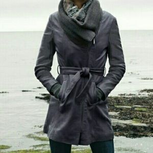 Elite Tahari Alexandria Lambskin Leather Trench